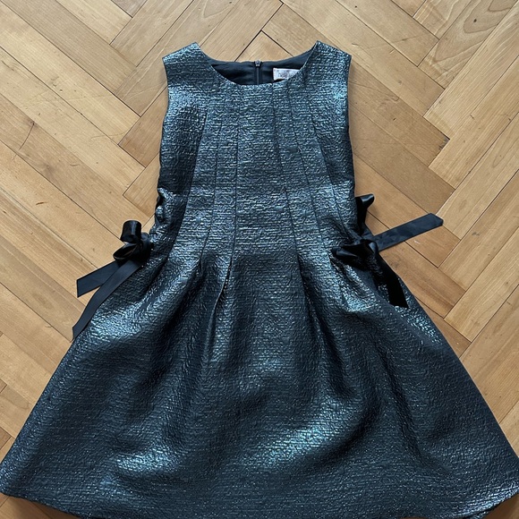 Halabaloo Other - Elegant Black Kids Dress with Bow Accents